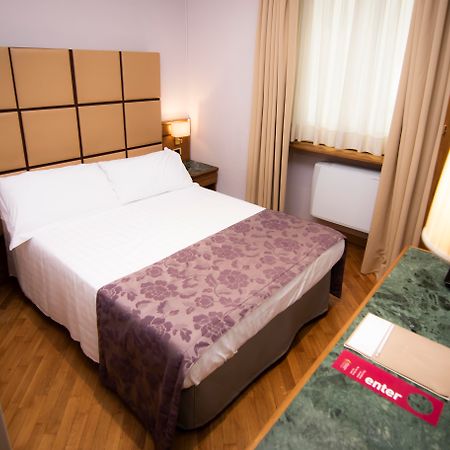 Hotel Giolli Nazionale Rome Exterior photo