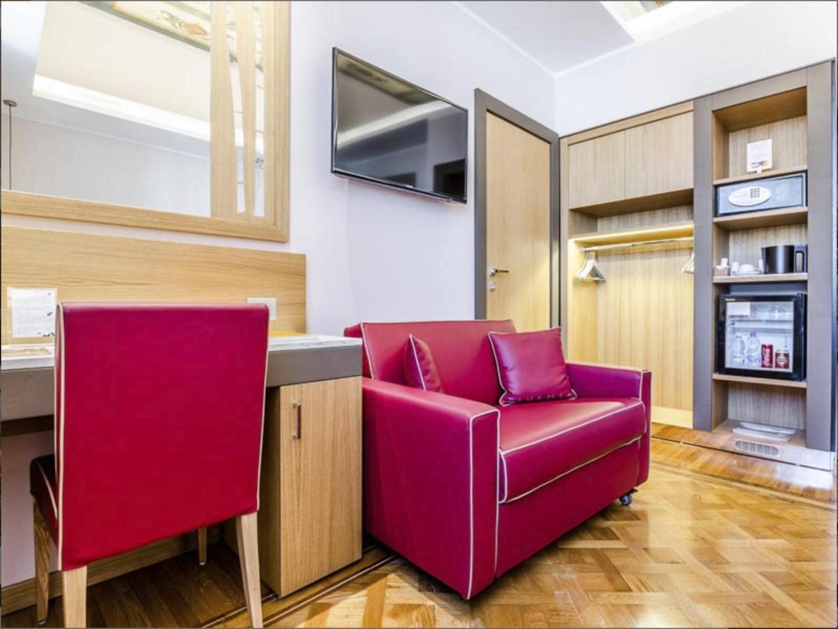 Hotel Giolli Nazionale Rome Exterior photo