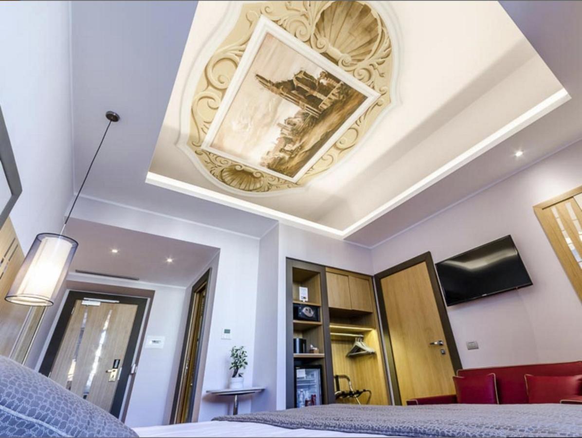 Hotel Giolli Nazionale Rome Exterior photo