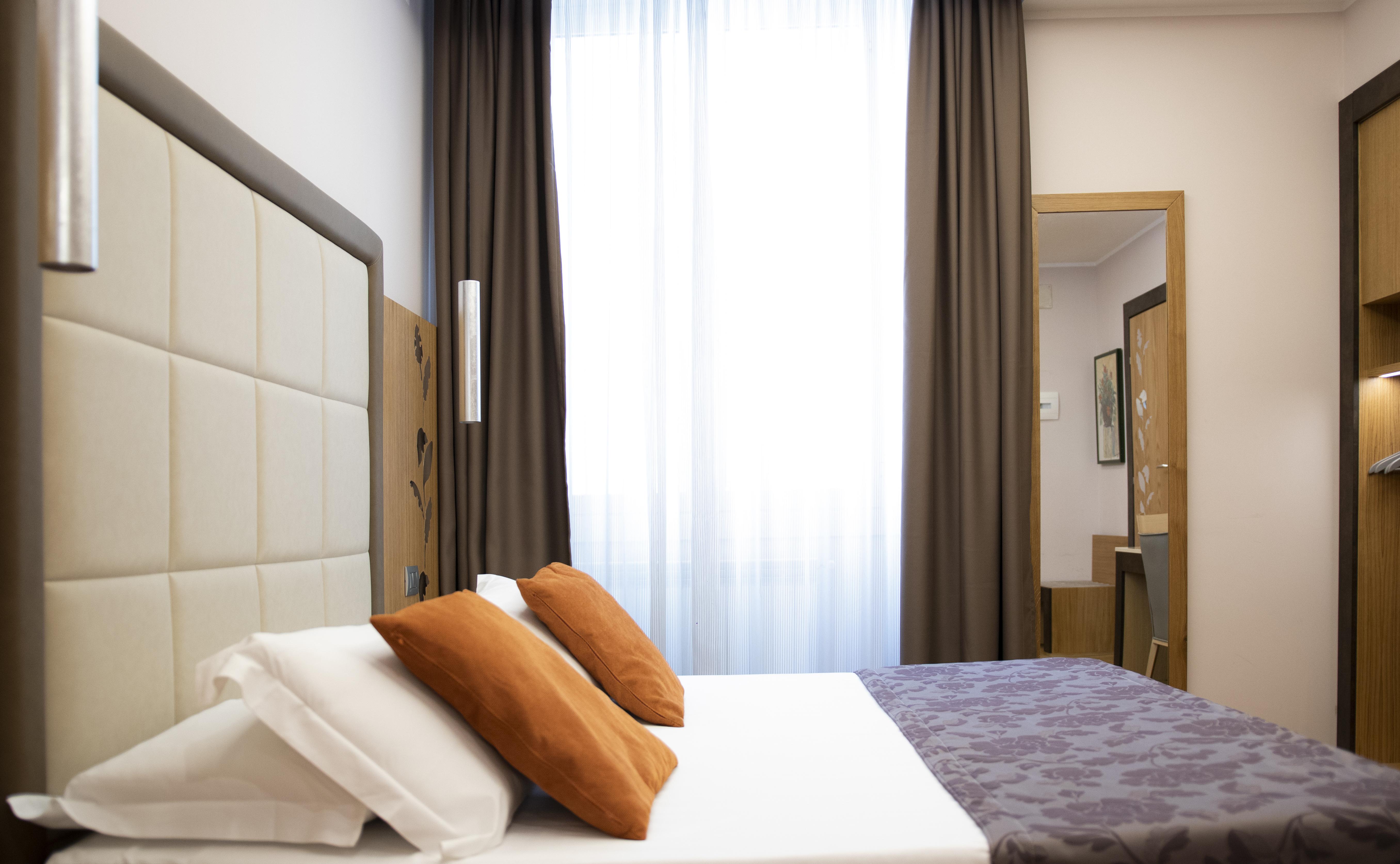 Hotel Giolli Nazionale Rome Exterior photo