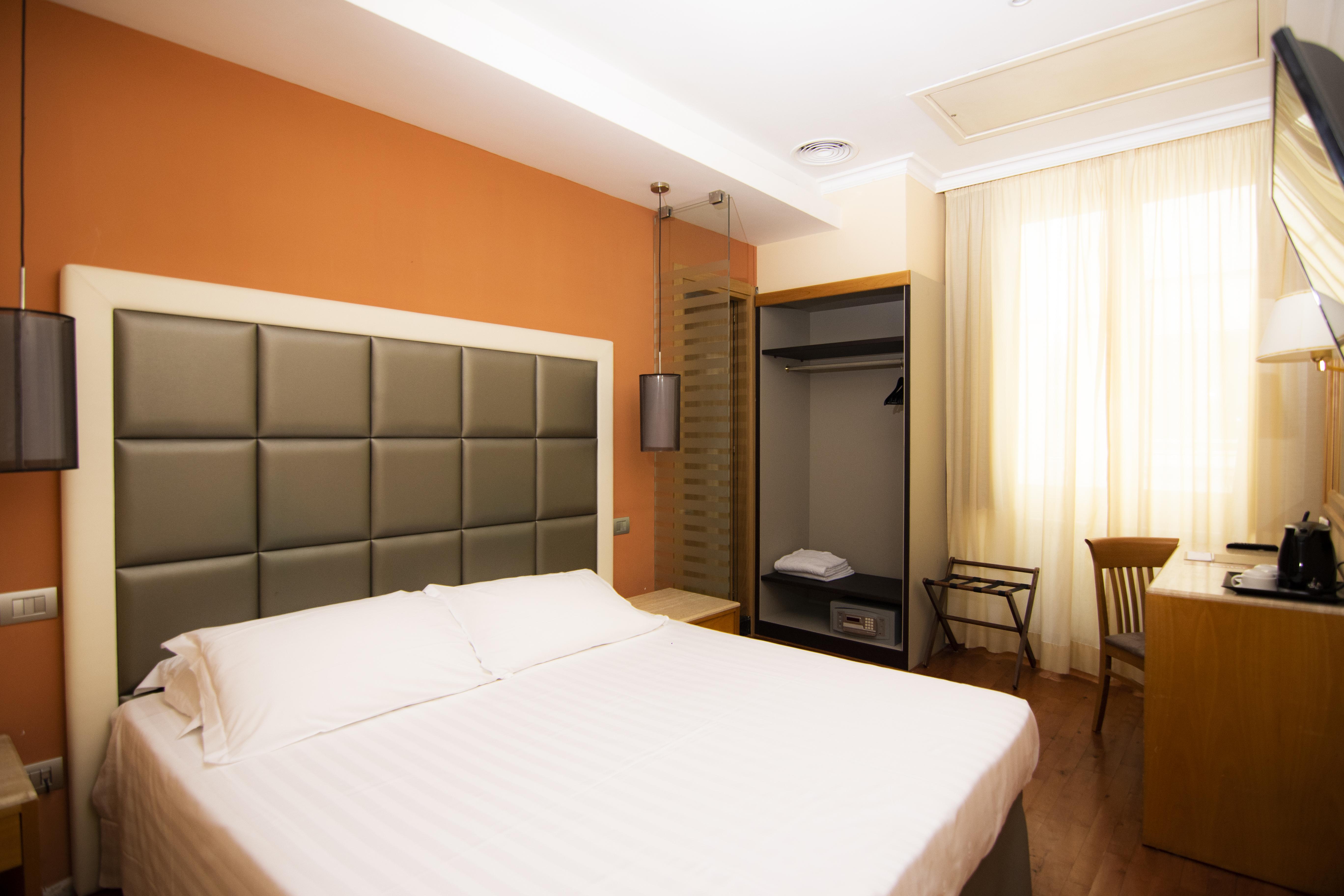 Hotel Giolli Nazionale Rome Exterior photo
