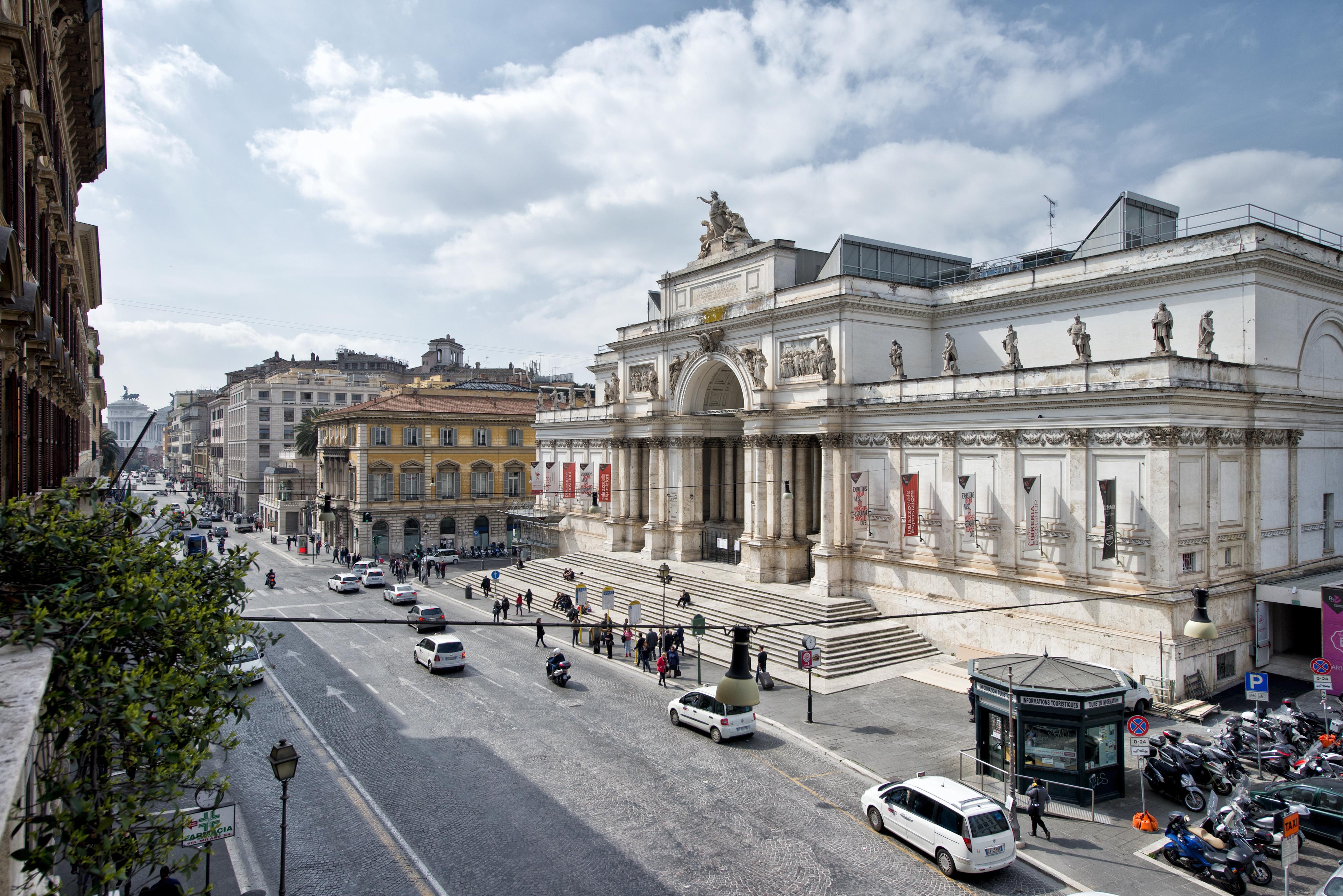 Hotel Giolli Nazionale Rome Exterior photo