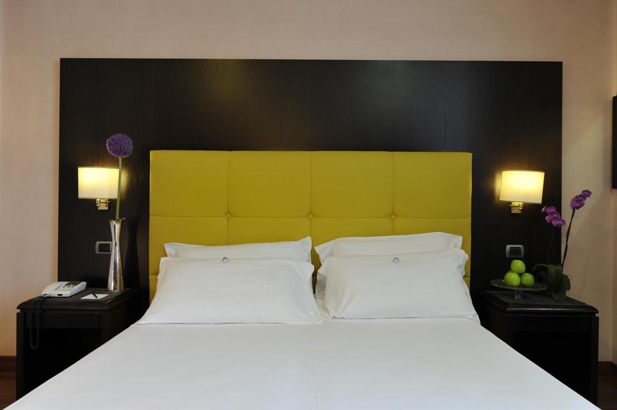 Hotel Giolli Nazionale Rome Exterior photo